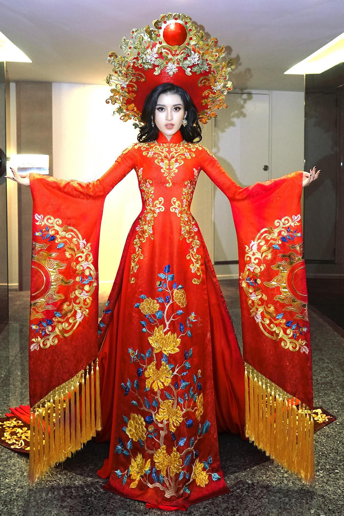 Khả Trang - Thúy Vân - Tường San - Hoài Sa quyền lực với National Costume Nữ thần phương Đông Ảnh 3